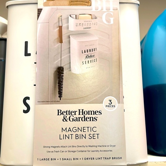 BHG Magnetic Lint Bin Set Large Bin, Small Bin & Dryer Lint Trap Brush NWT - Picture 2 of 6